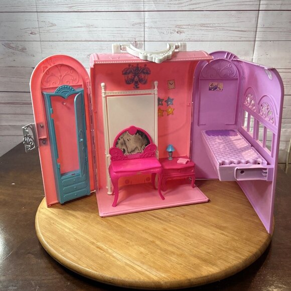 Mattel Barbie Folding House Playset Fold Go Travel Case Bedroom Bathroom Switch - Picture 5 of 10